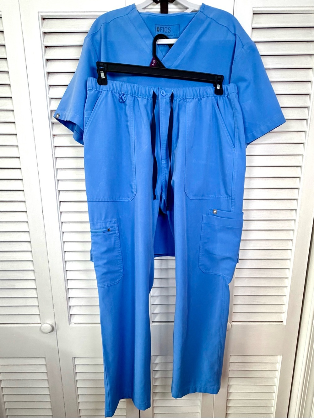 Men's FIGS Scrub Set - Size Large (Royal Blue) - Leon & Cairo